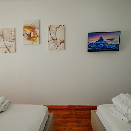 Hotel Summer Sarandë エクステリア 写真