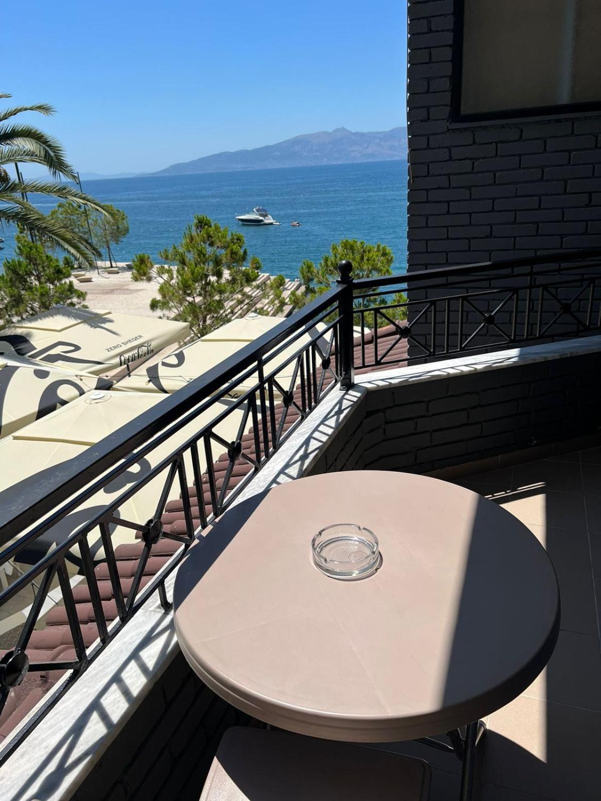 Hotel Summer Sarandë エクステリア 写真