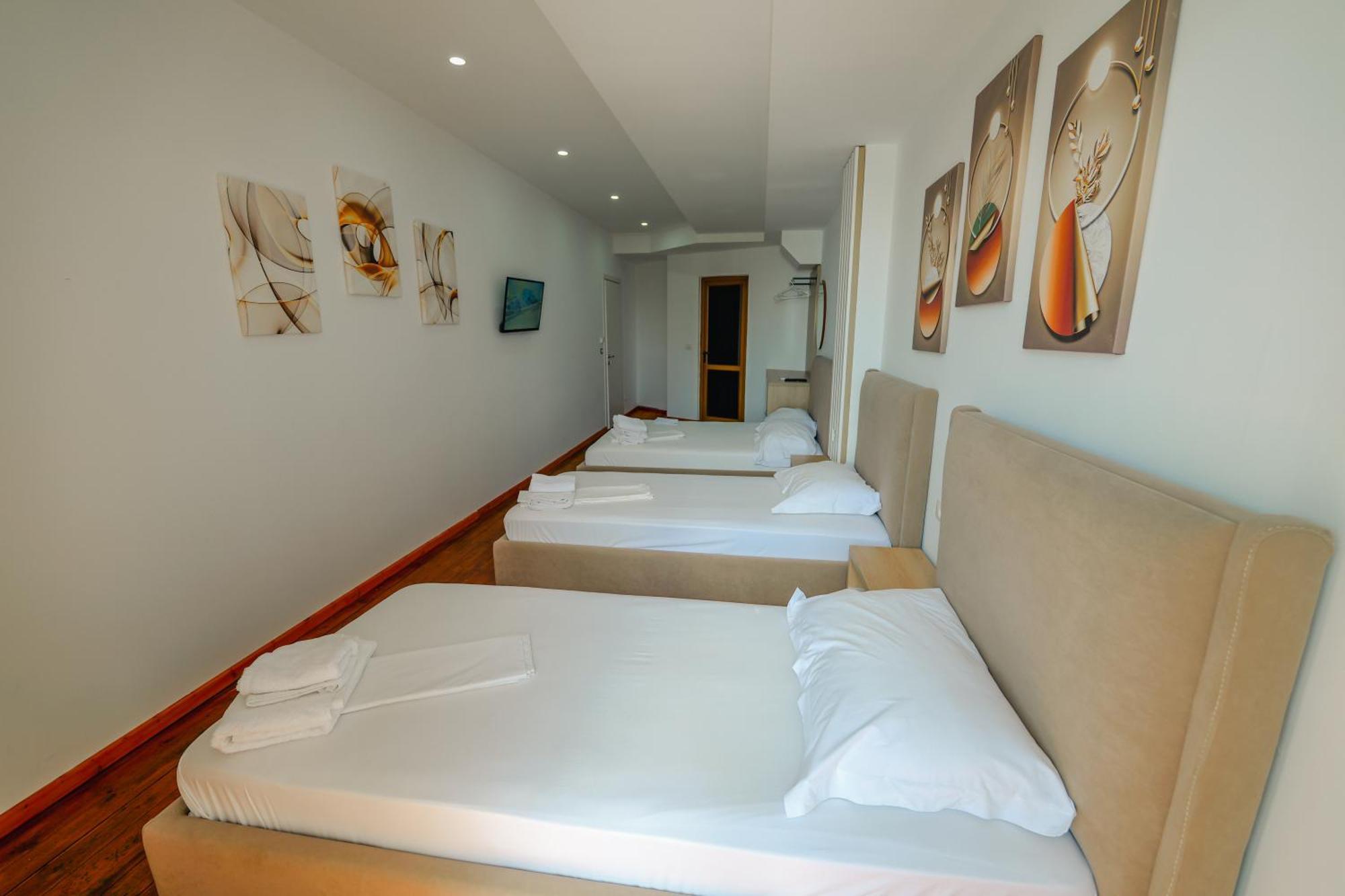 Hotel Summer Sarandë エクステリア 写真