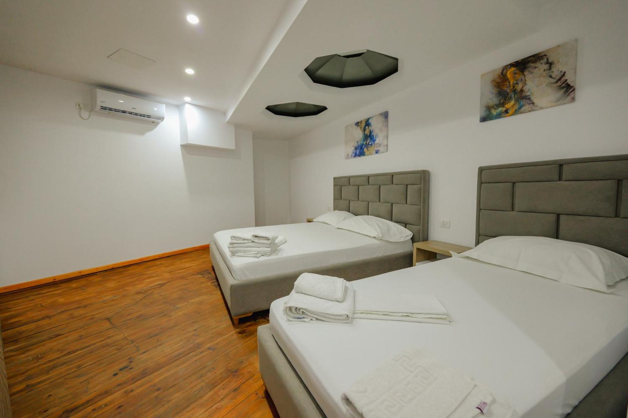 Hotel Summer Sarandë エクステリア 写真