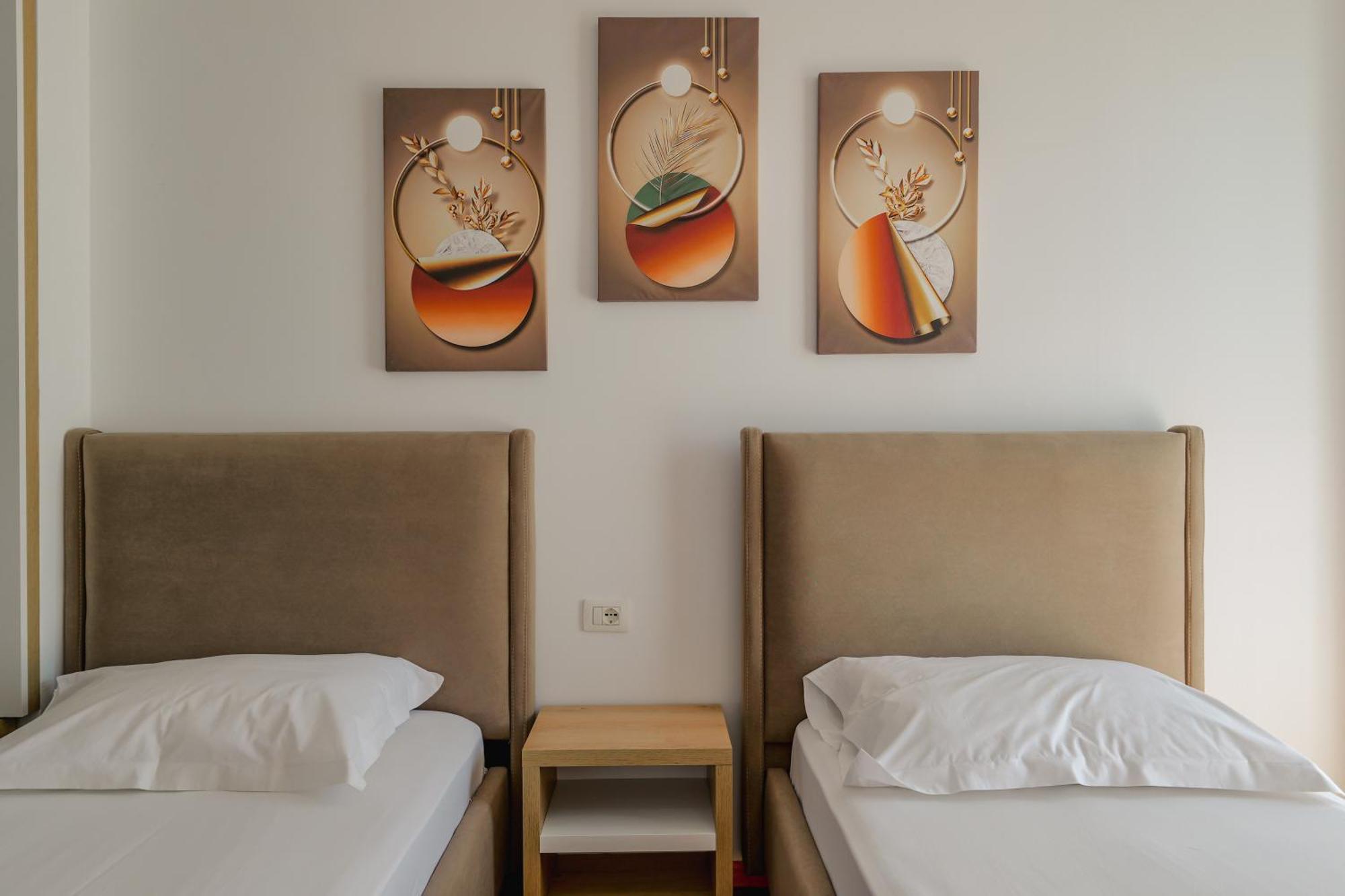 Hotel Summer Sarandë エクステリア 写真