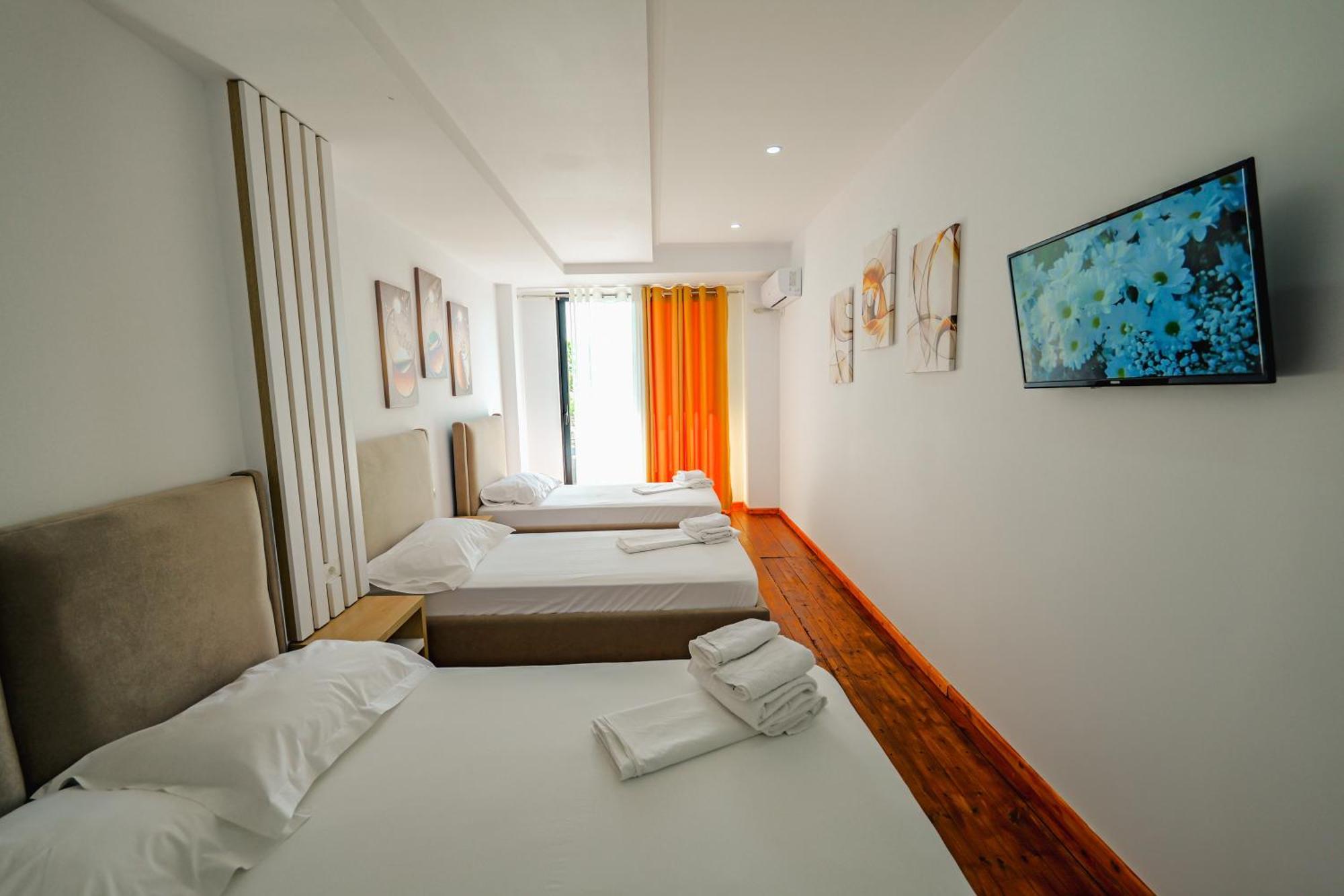 Hotel Summer Sarandë エクステリア 写真