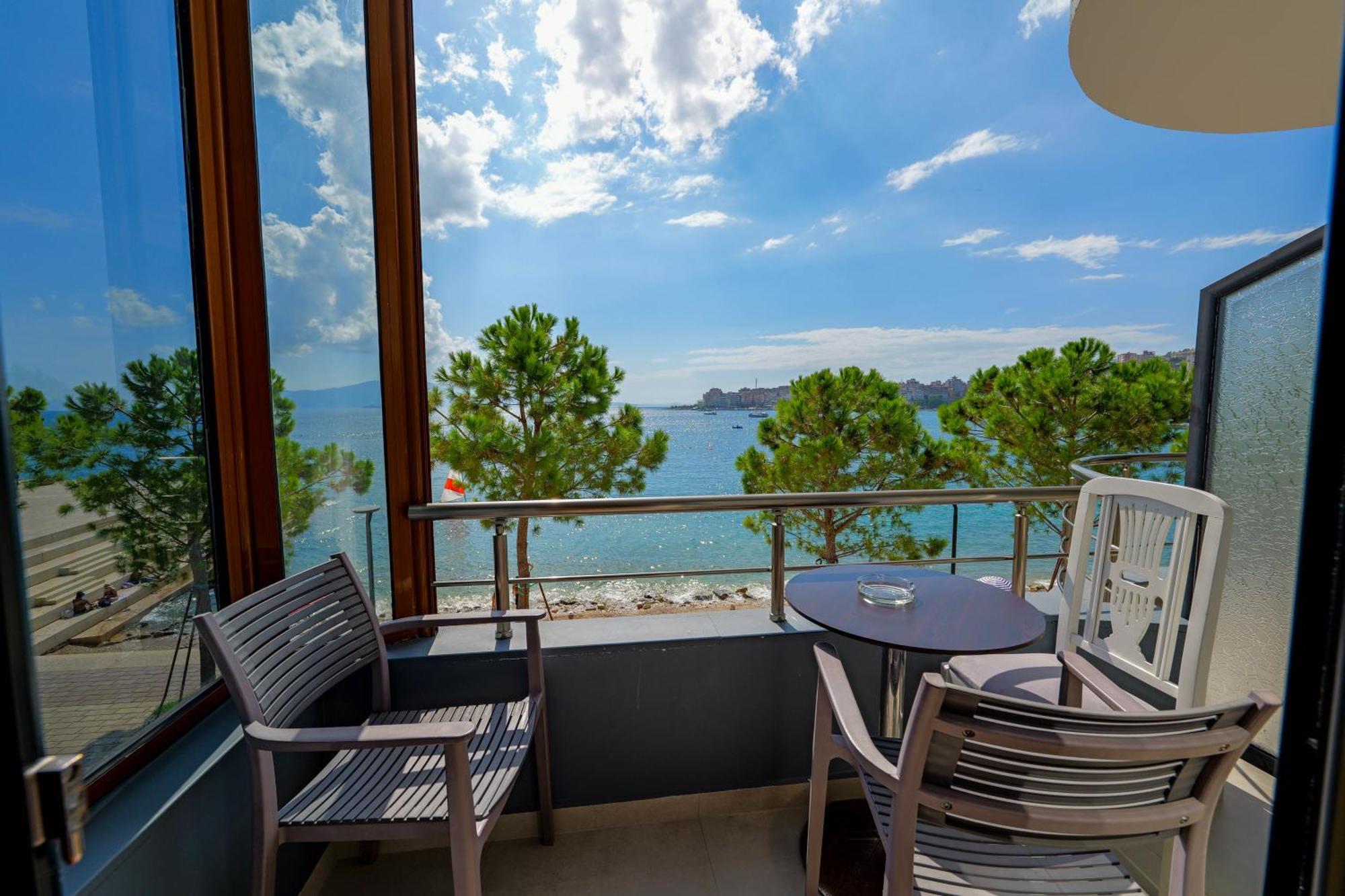 Hotel Summer Sarandë エクステリア 写真