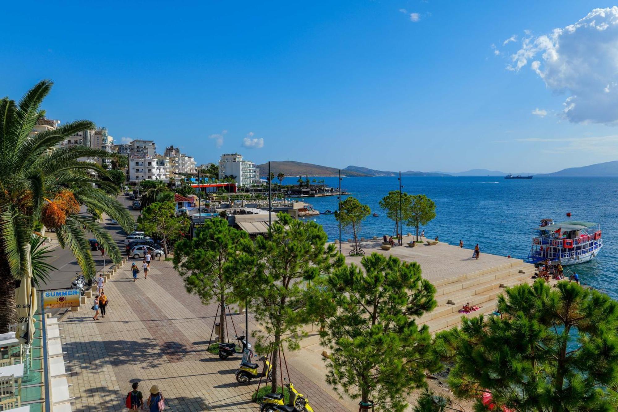 Hotel Summer Sarandë エクステリア 写真