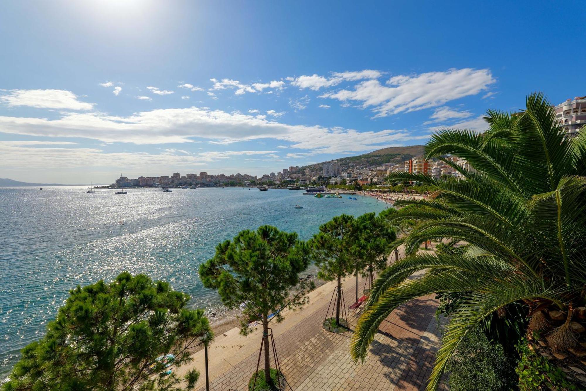 Hotel Summer Sarandë エクステリア 写真