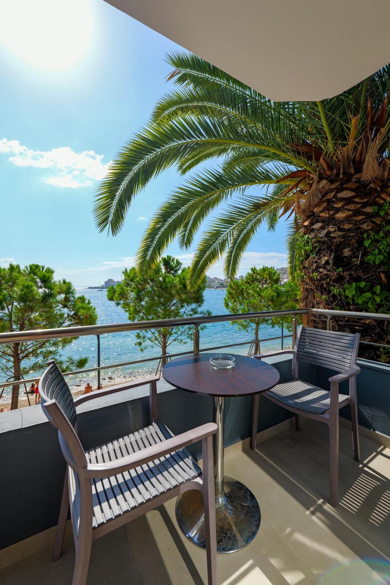 Hotel Summer Sarandë エクステリア 写真