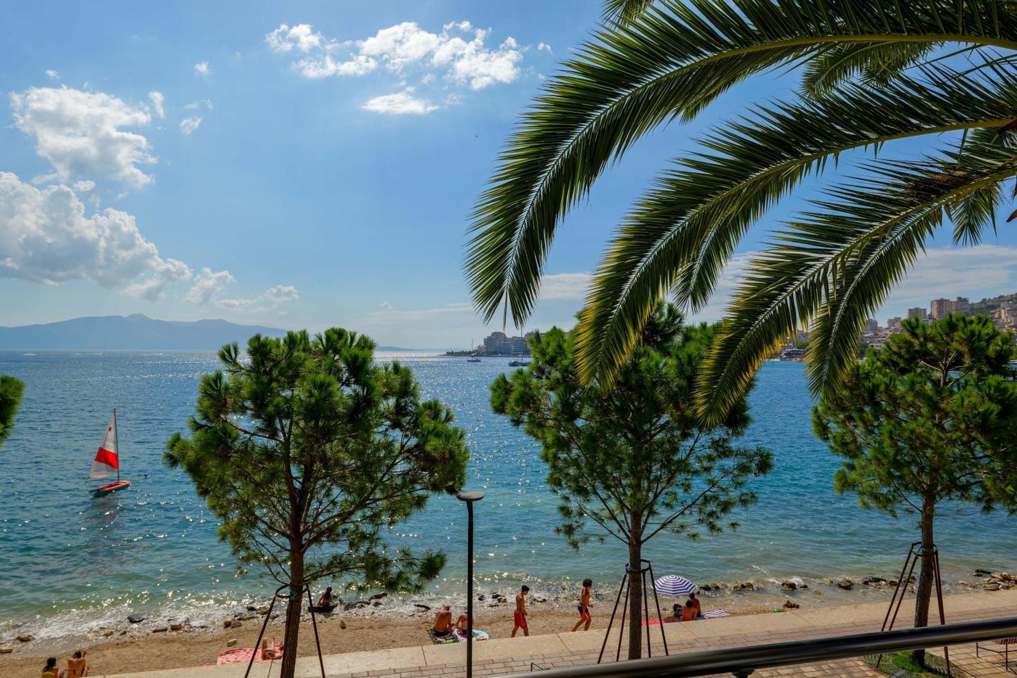 Hotel Summer Sarandë エクステリア 写真