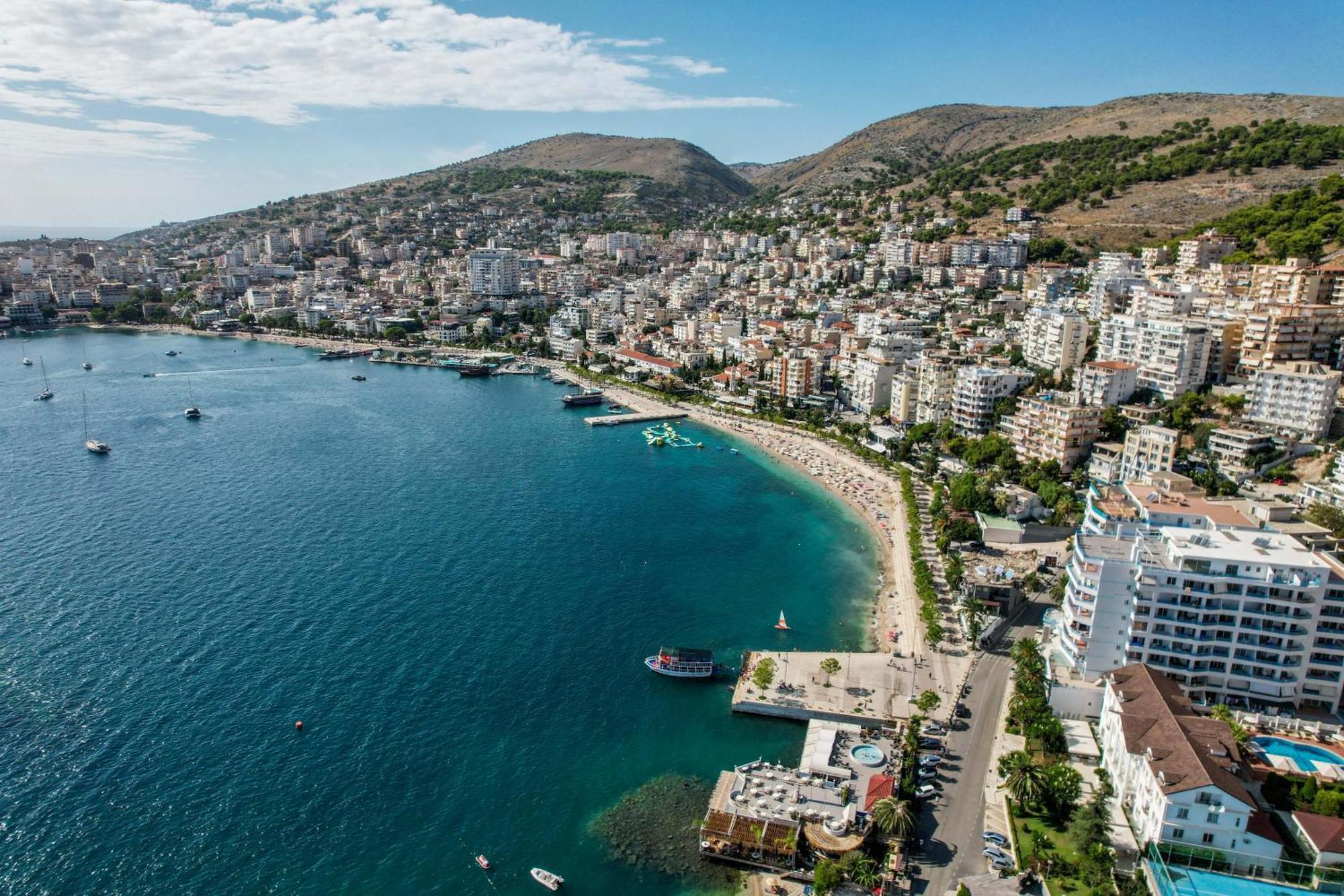 Hotel Summer Sarandë エクステリア 写真