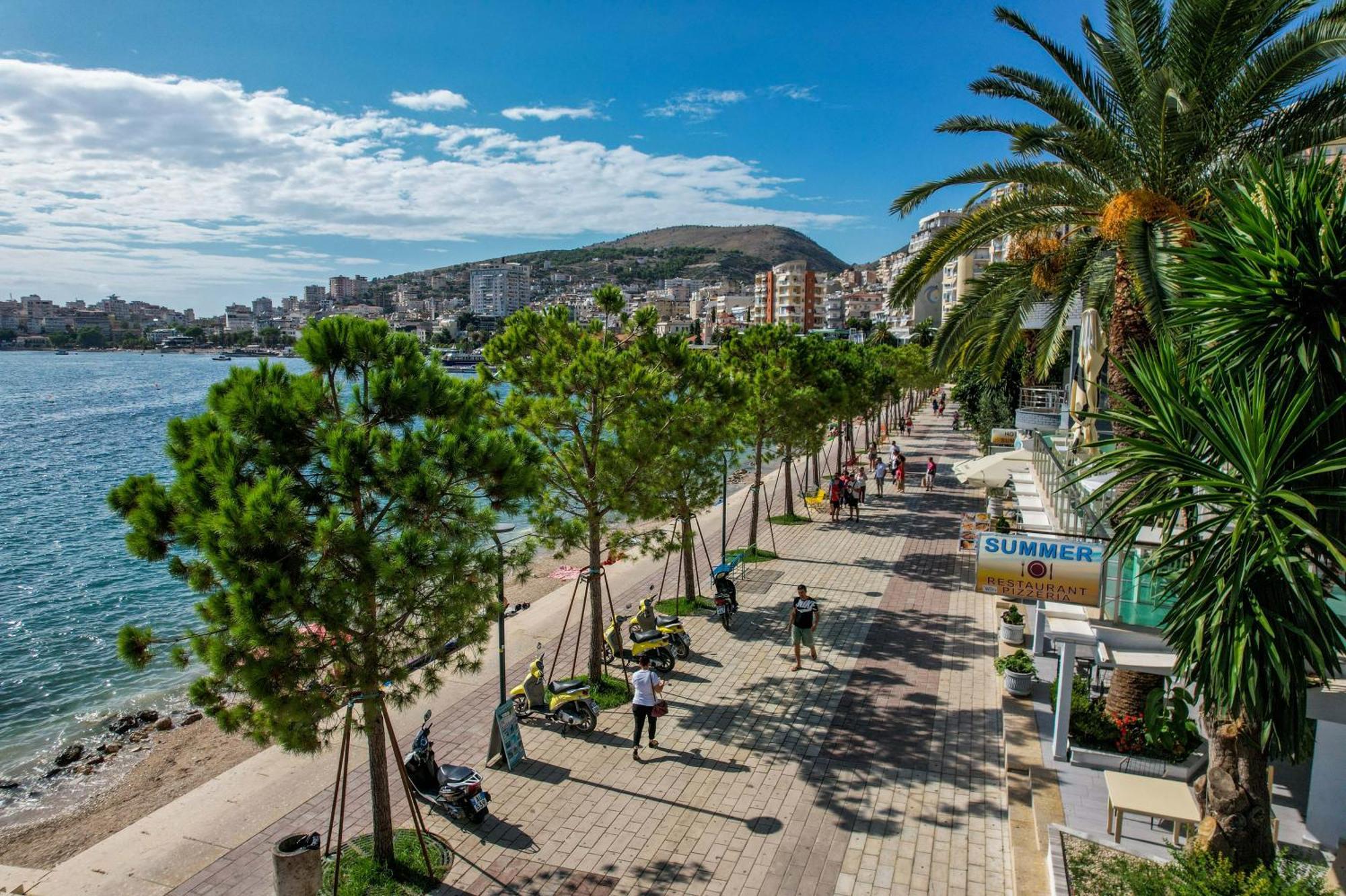 Hotel Summer Sarandë エクステリア 写真