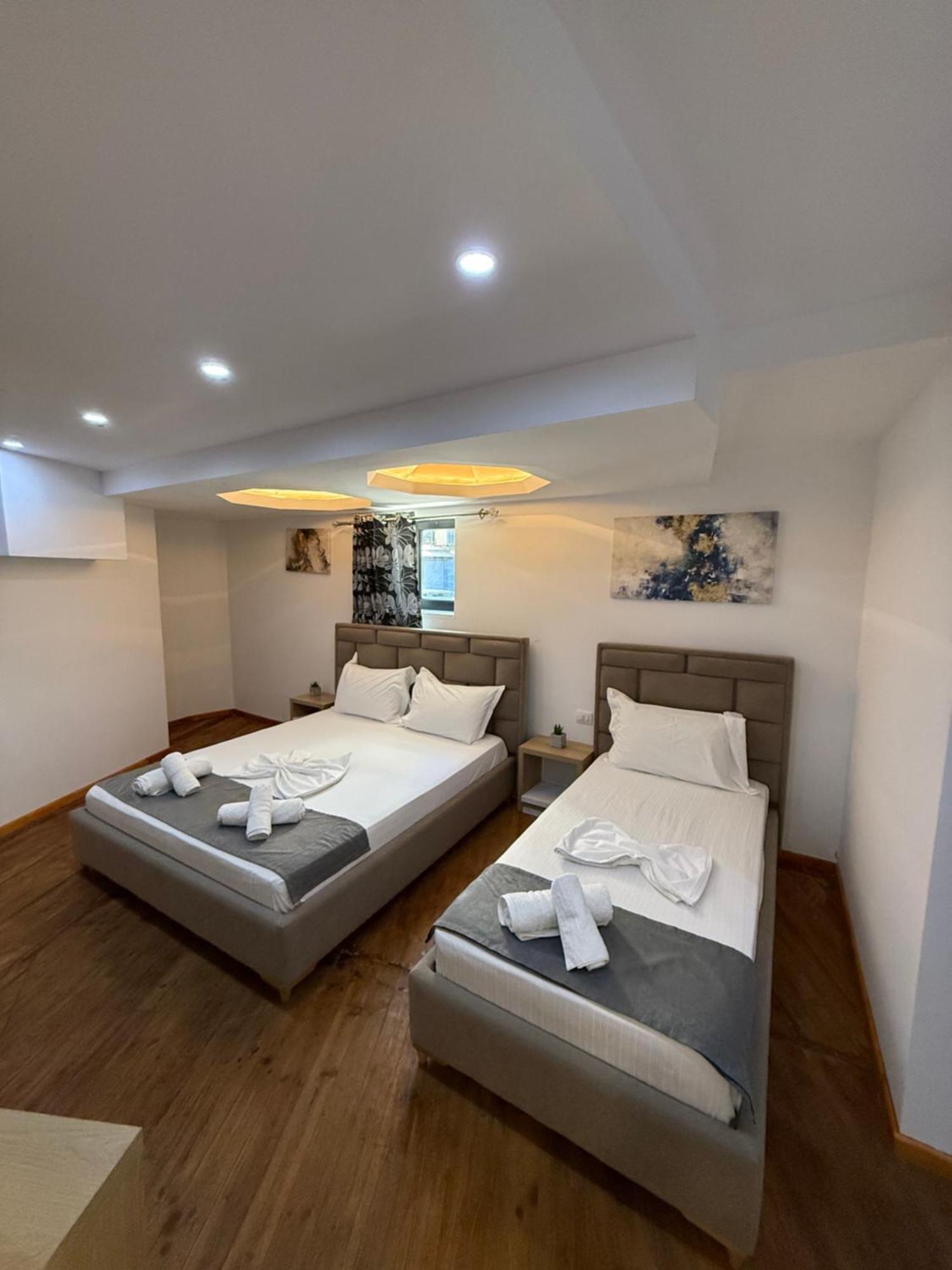 Hotel Summer Sarandë エクステリア 写真